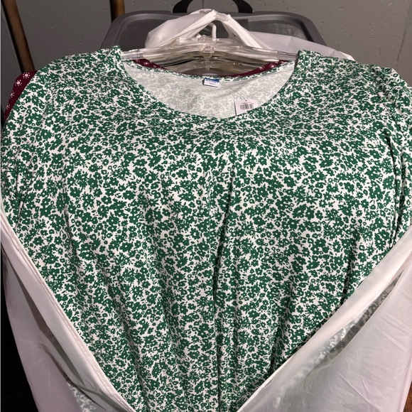 Woman’s Top Bundle Lot of 4 - Picture 6 of 10